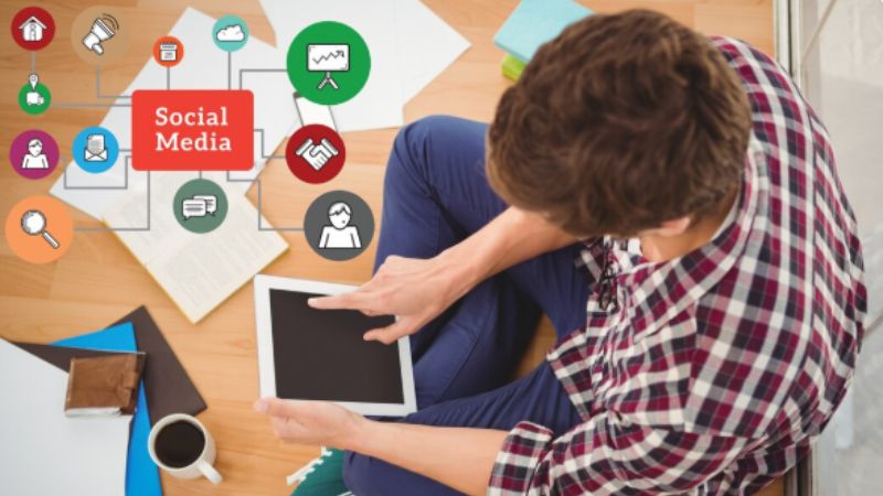 socials and softwares aliensync